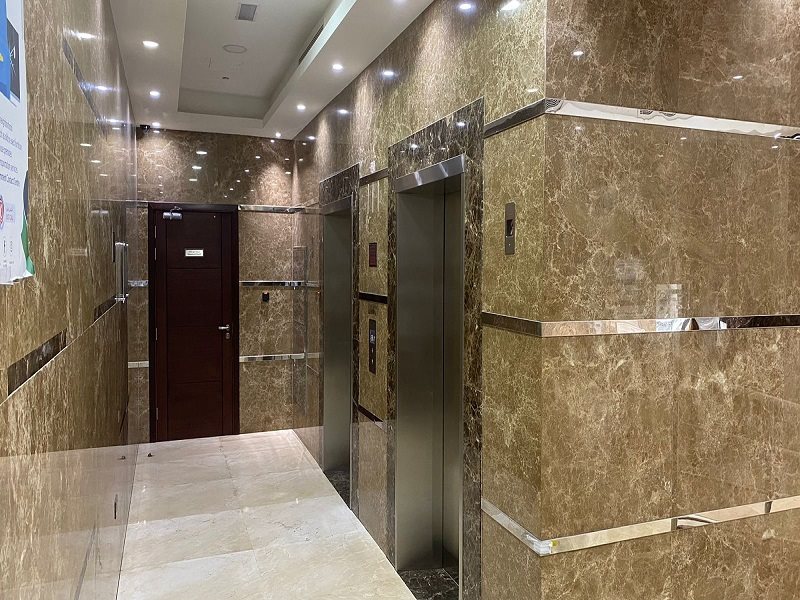 Elevator ADCP P/326 in Al Nahyan